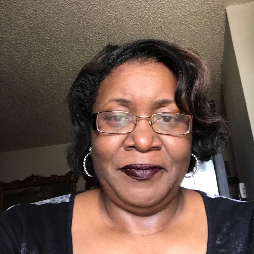 Meet your Posher, Cynthia